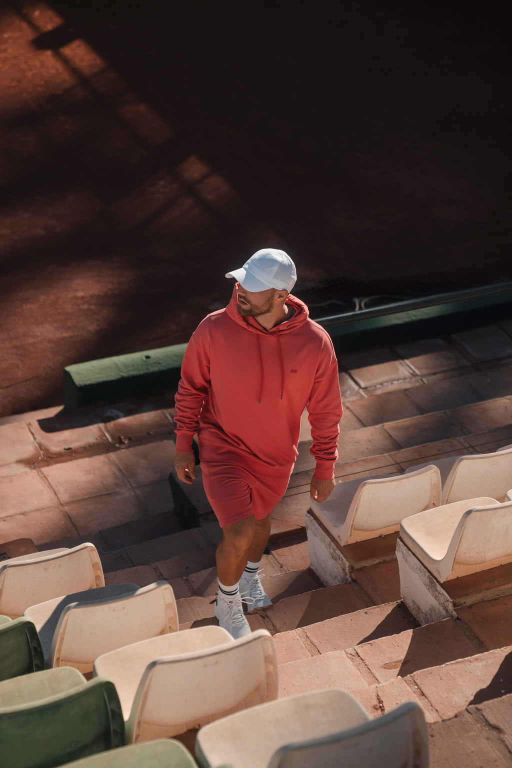 apríshield nantucket red men's hoodie tennis